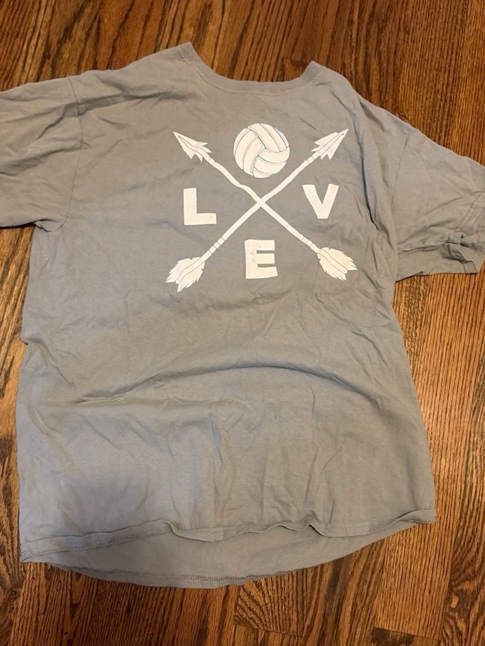 Short-Sleeve Gray Volleyball Graphic Tee